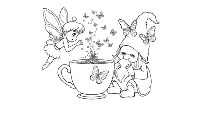 Disegno in bianco e nero per bambini: una fatina con ali trasparenti versa polvere di stelle da una tazza con una farfalla disegnata, mentre uno gnomo barbuto con cappello a punta osserva con gli occhi chiusi. Diverse farfalle volano intorno.
